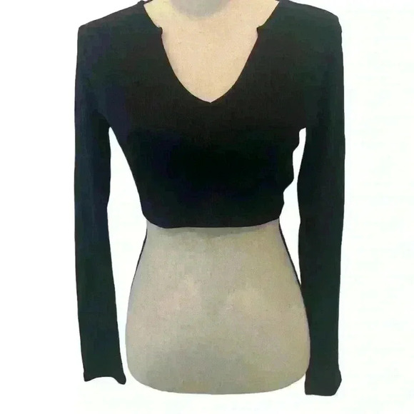 Fashion Nova Tops - Fashion nova black long sleeve v neck